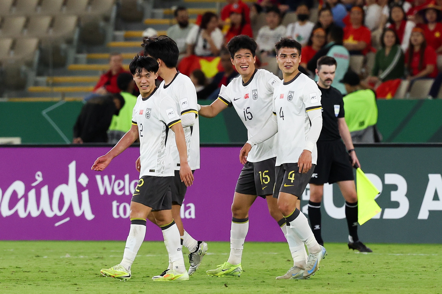 kaiyun-媒体人：无论结果，安东尼奥是本世纪米卢里皮之外最成功的外教